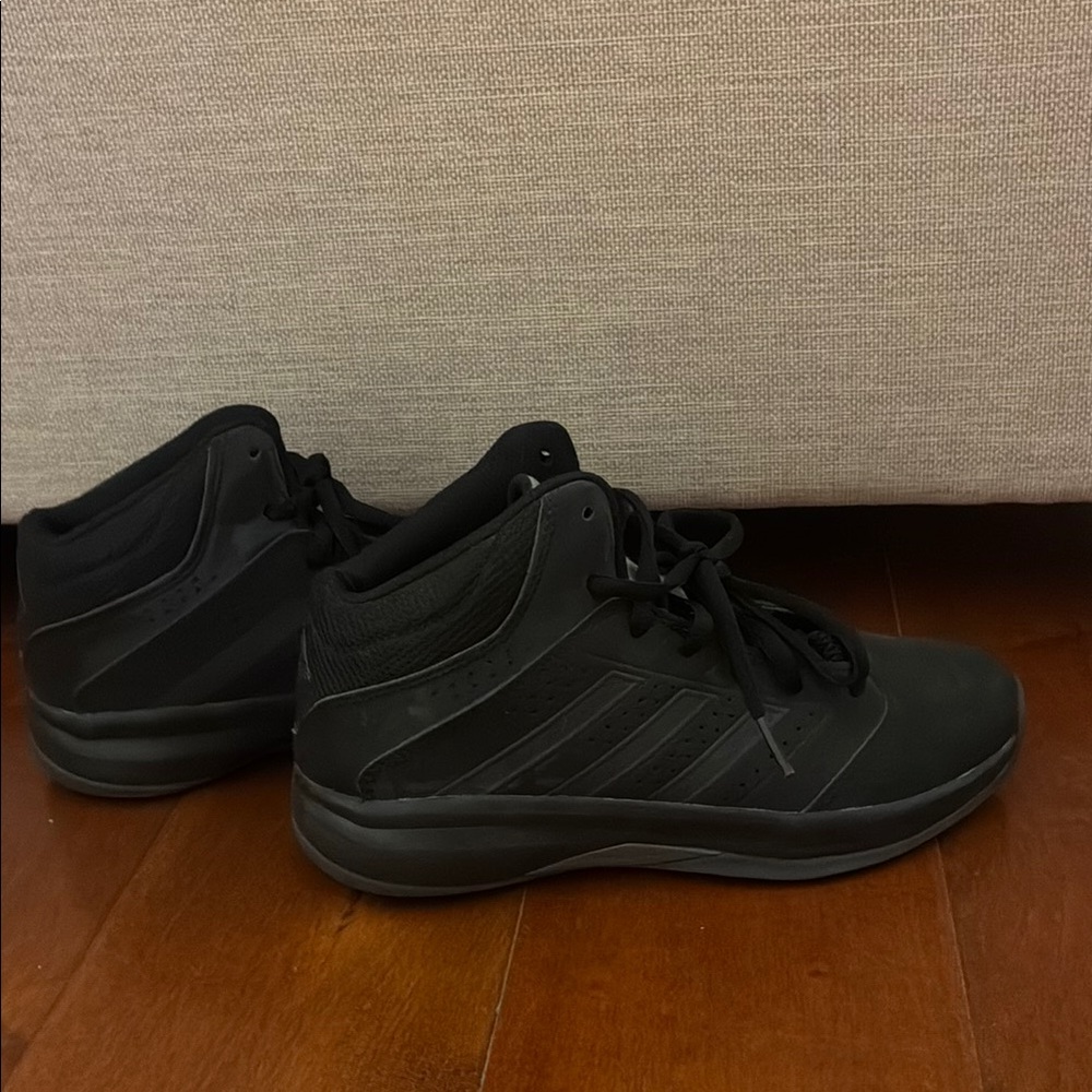 Adidas Black Sneakers Versatile Sporty Design